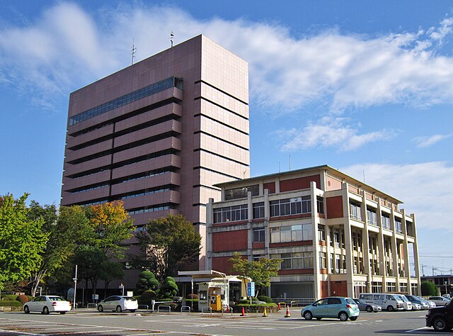 前橋市役所（出典 Wikimedia Commons）