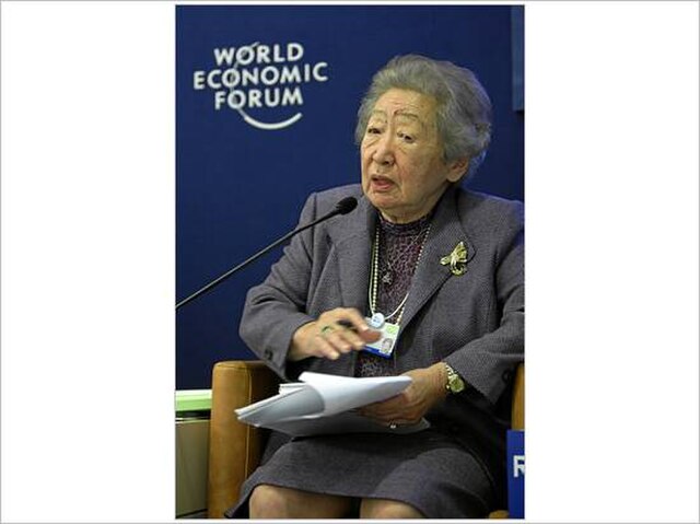 緒方貞子氏（2009年、ワールド・エコノミック・フォーラムで）Wikimedia Commons