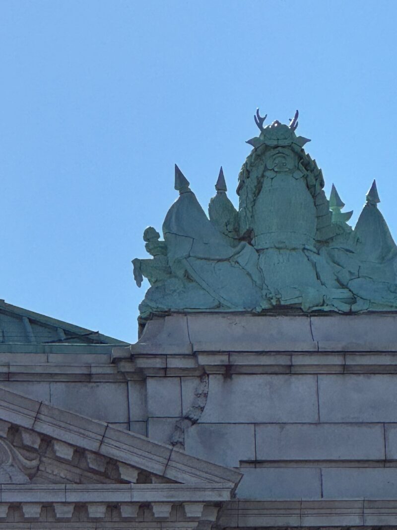 迎賓館本館「阿吽の吽の武者像」 keiryusai.net