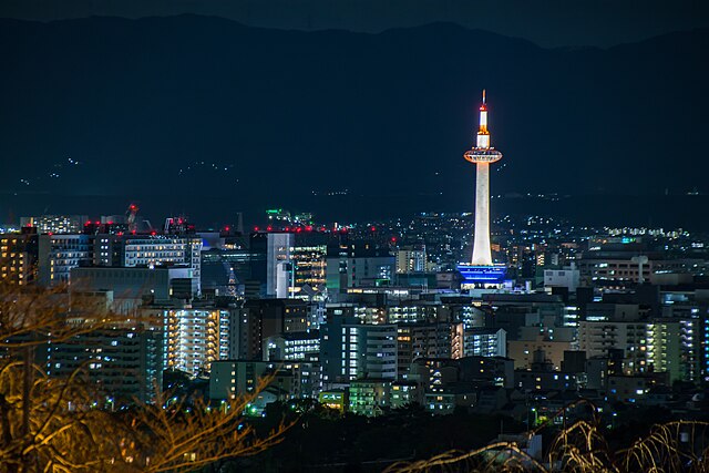 京都夜景（出典 Wikimedia commons）