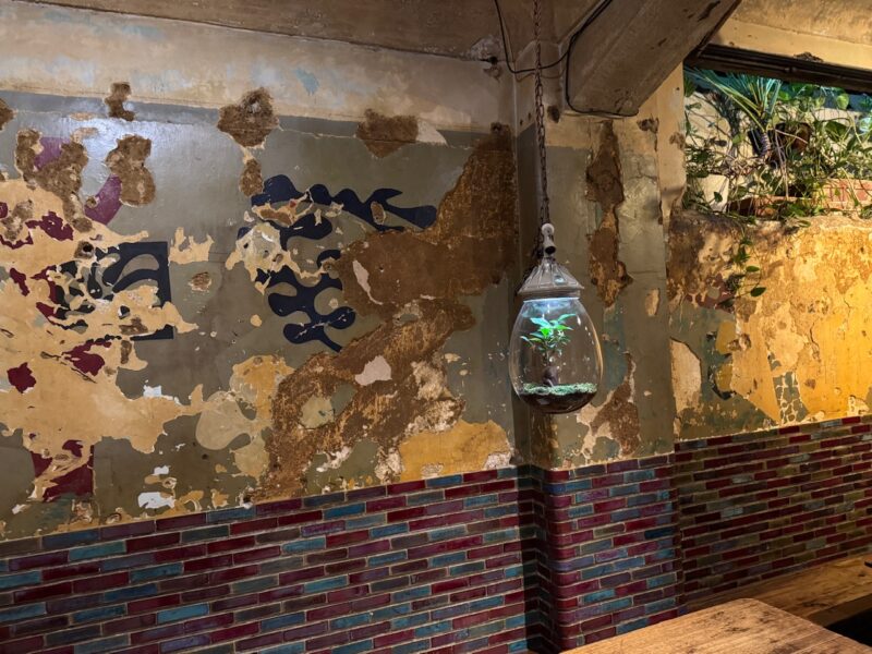 カフェ・アンデパンダンの泰山タイル keiryusai.net