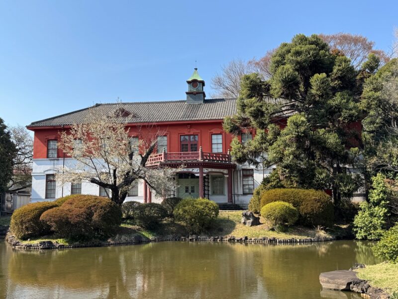 小石川植物園 東京医学校本館(東大医学部の前身、本郷から移設、重要文化財)keiryusai.net