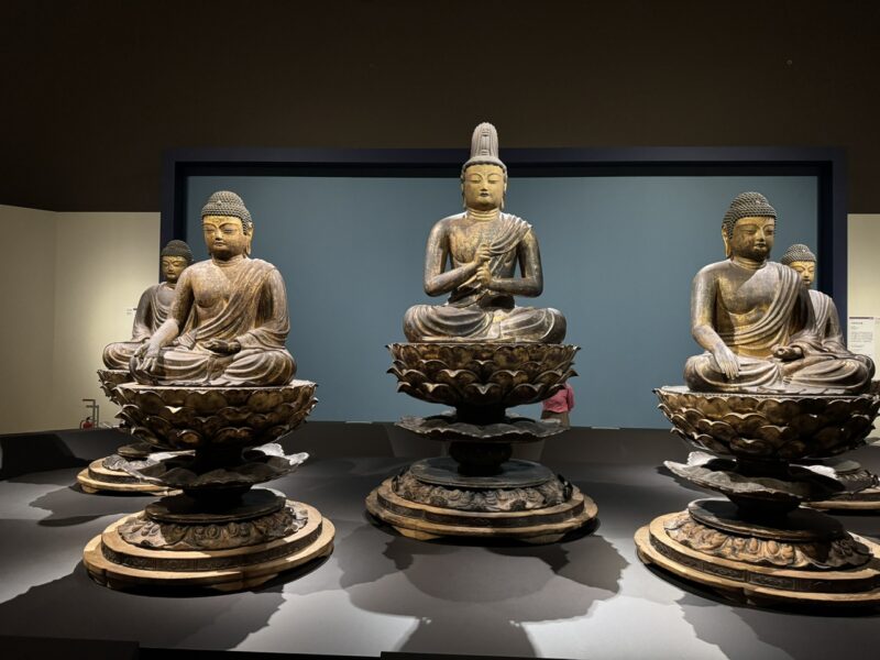 「空海と真言の名宝」展(東博 平成館)五智如来坐像 keiryusai.net